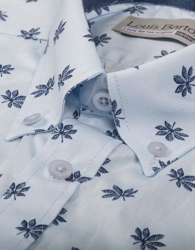 Camisa Manga Corta en Algodón Azul Claro Estampado Hojas Azul Oscuro - Moldería informal