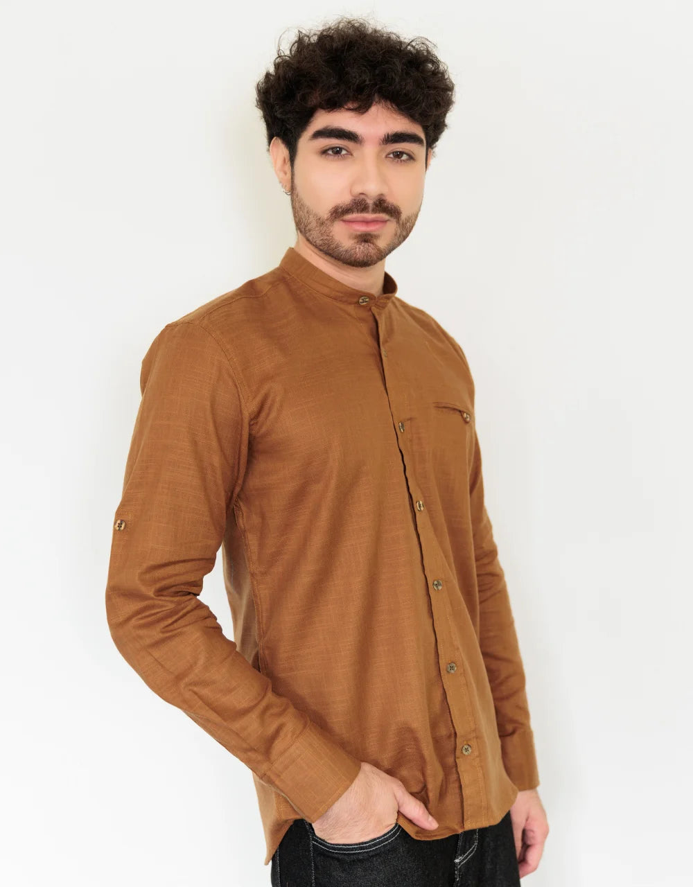 Camisa Manga Larga Café Oscuro Cuello Neru - Moldería slim