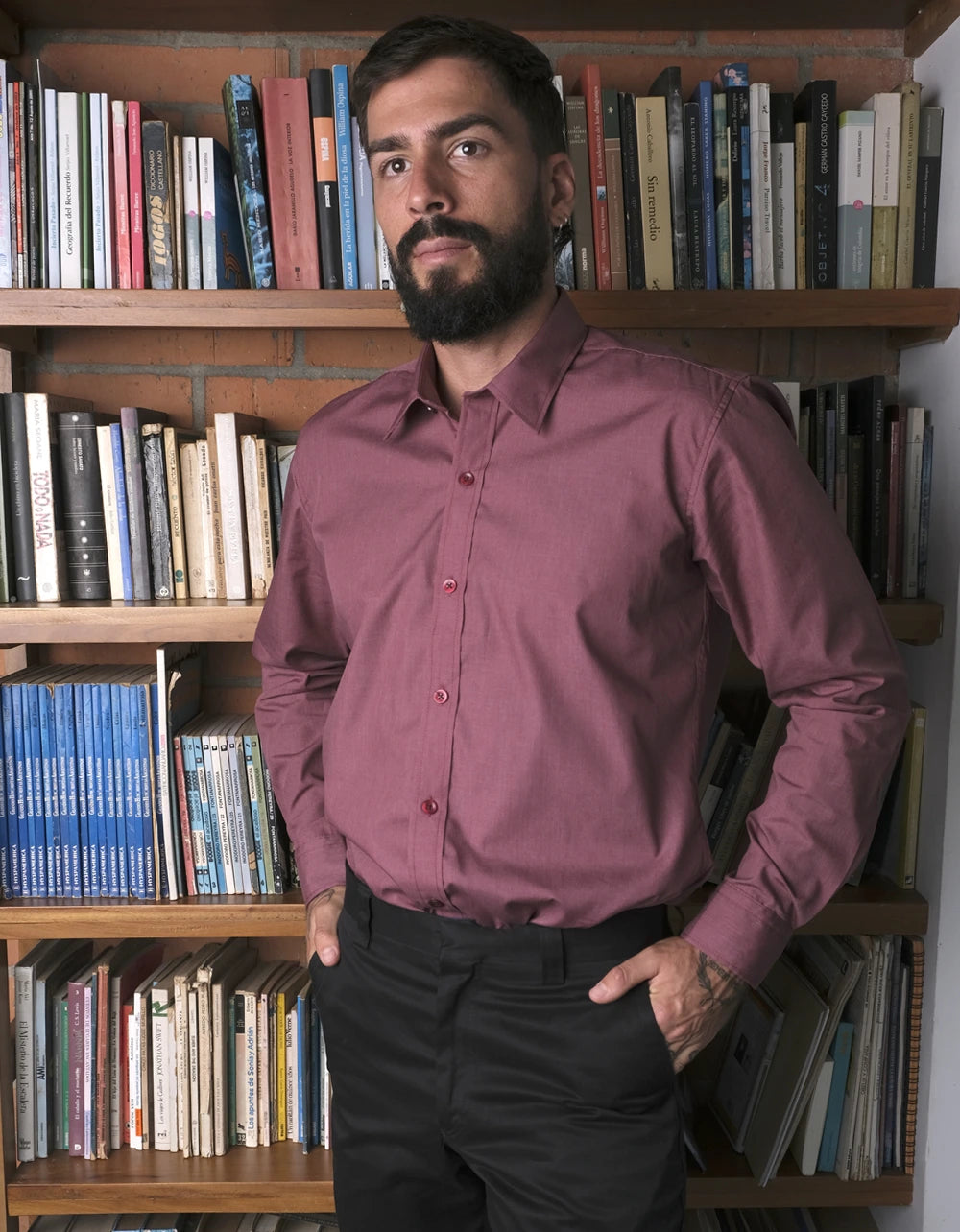 Camisa Manga Larga Sin Textura Color Vino Tinto Palido - Moldería slim