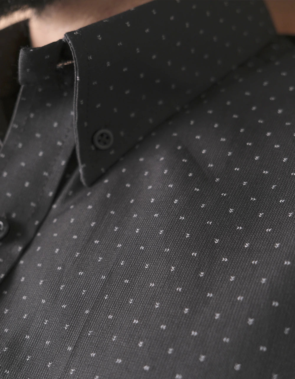 Camisa Manga Corta Negra Estampado Geométrico- Moldería clásica