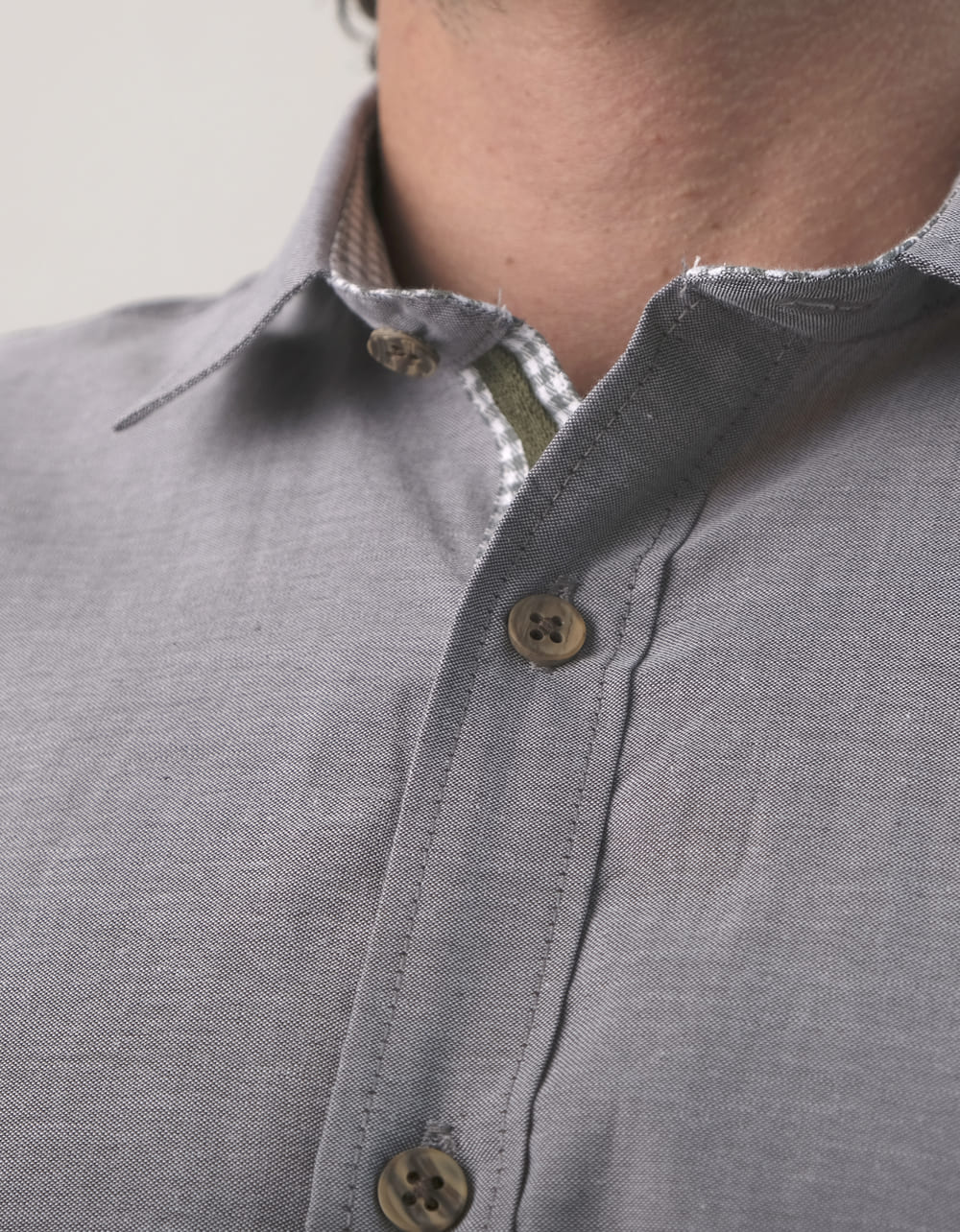 Camisa Manga Larga Gris Con Charretera - Moldería slim
