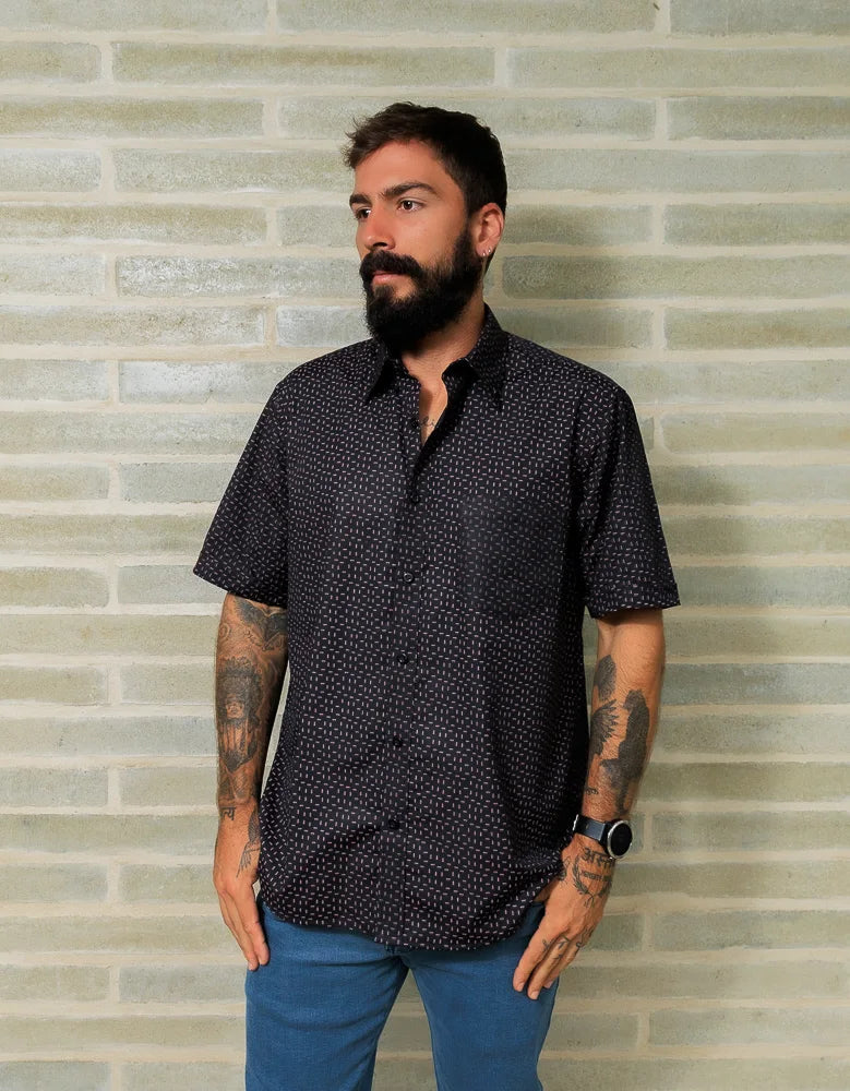 Camisa Manga Corta Negra Estampado Puntos - Mordería clásica