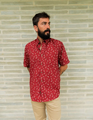 Camisa Manga Corta Roja Estampado Hojas Beige - Mordería clásica